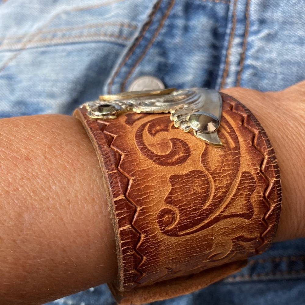 Leather cuff, adjustable - Picture 6 of 10